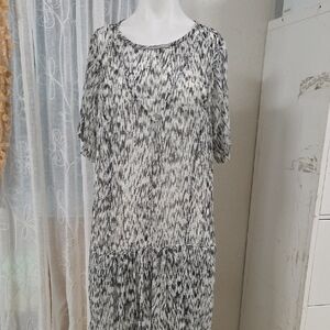 Two By Vince Camuto Monochrome Midi Dress Small Size